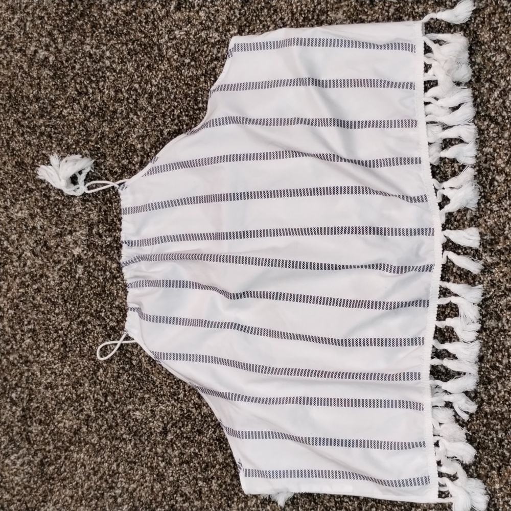 Cropped Halter - Picture 4 of 5